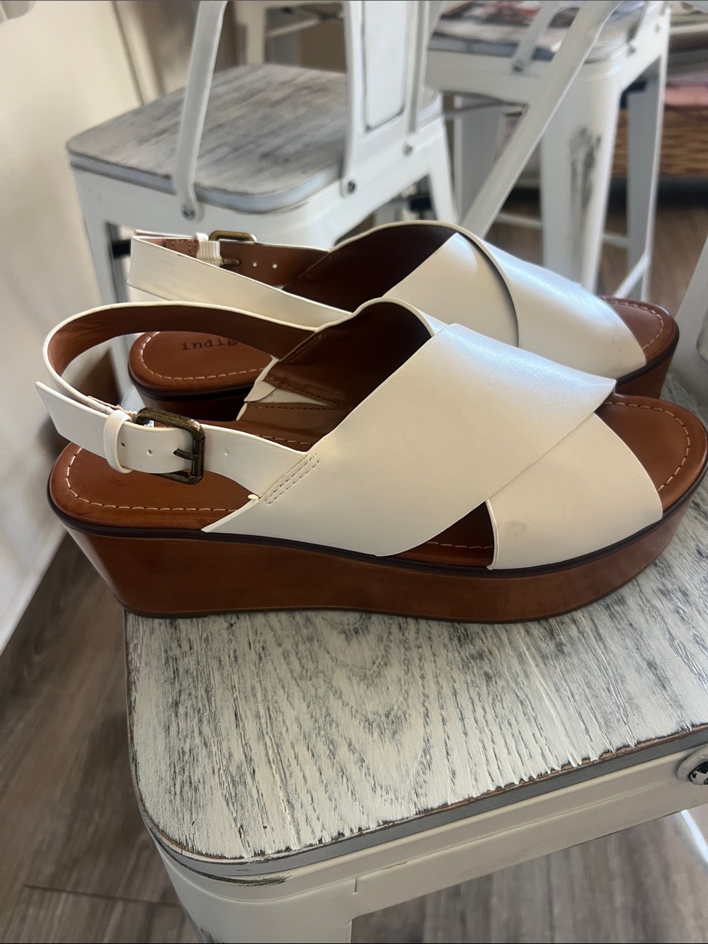 indigo rd white wedges size 8 1/2
